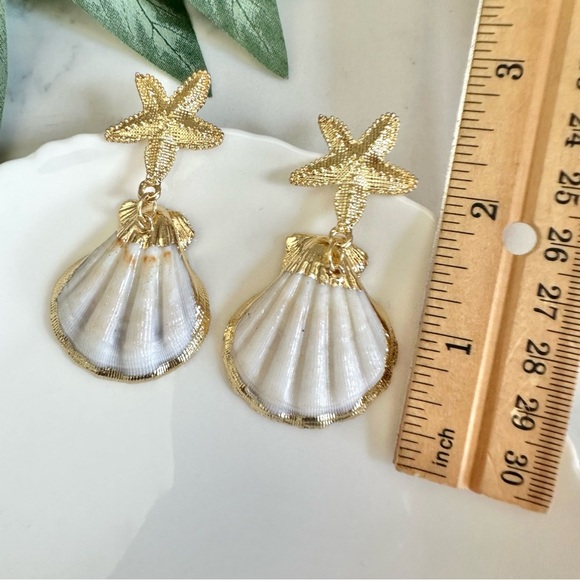 2/$30🌵 Gold Seashell Starfish Caspian Collection Earrings European Beachy NEW - Picture 8 of 9